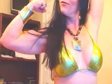 Sexy Muscle Mature Lady Audryanna Flexing Her Biceps In Bra
